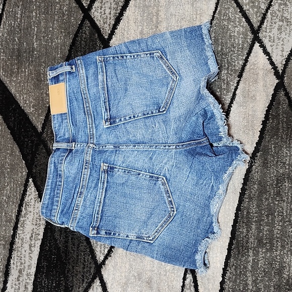 BKE BILLIE EMBROIDERED HIGH-WAISTED RAW-EDGE DENIM JEAN SHORTS 26 - Picture 2 of 13